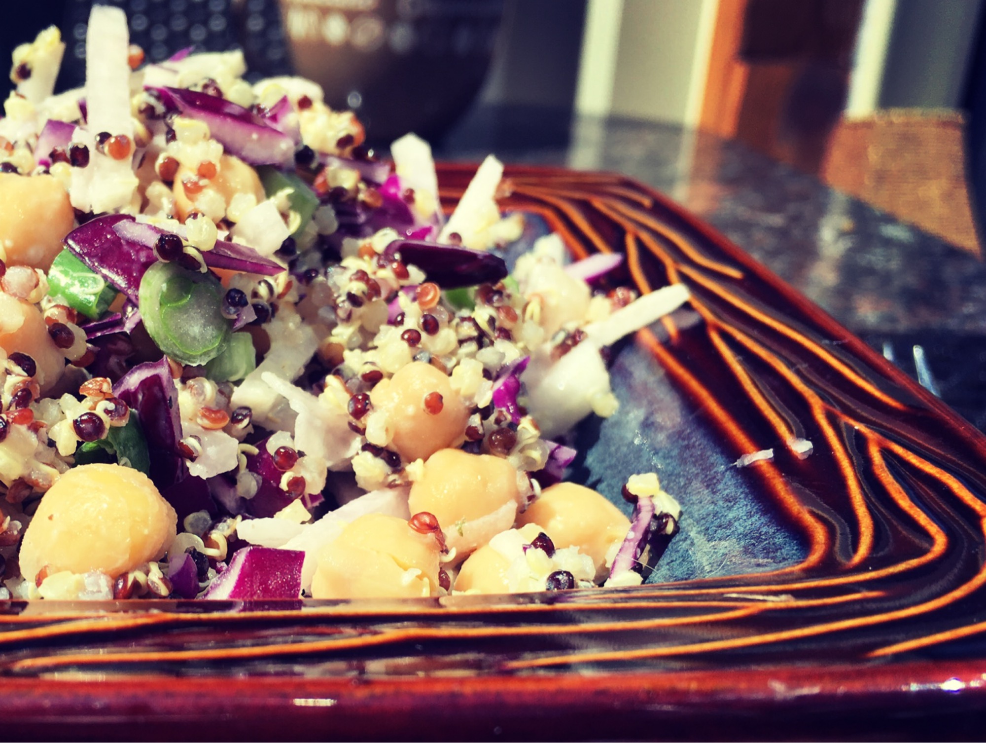 Salade de légumes doux, quinoa et pois chiches